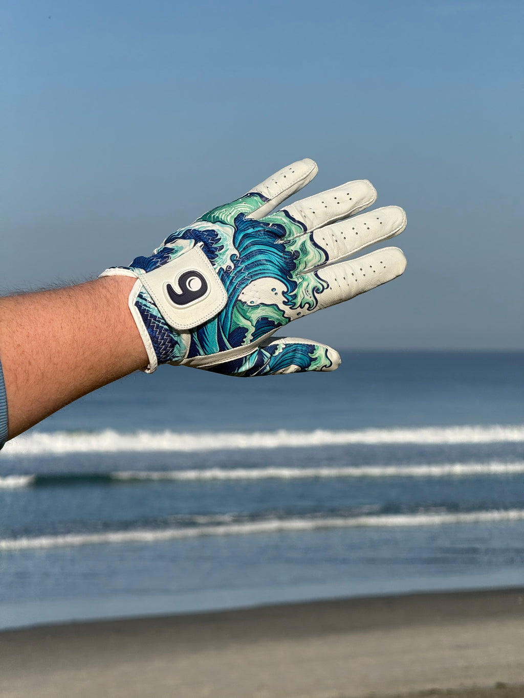 The Wave Golf Glove